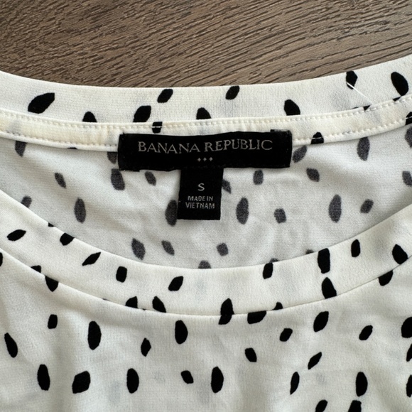 Banana Republic Dalmation White Peplum style top size small - Picture 3 of 4